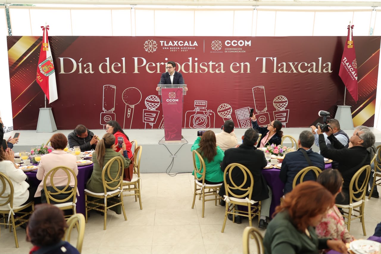 Reconoce gobernadora al periodismo tlaxcalteca como constructor de comunidad y conciencia
